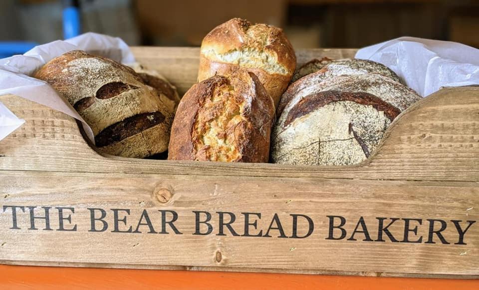 The Bear Bread Bakery B&B, Ensuite Rooms Above The Bakery, Colyton מראה חיצוני תמונה