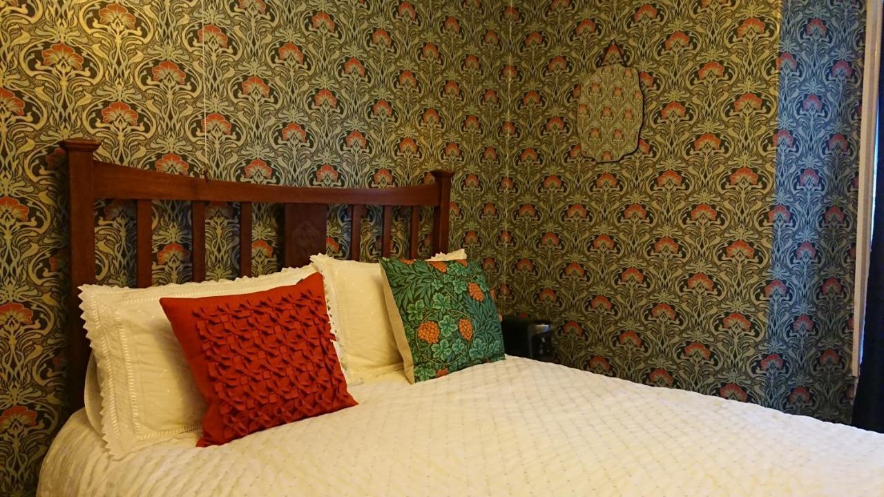 The Bear Bread Bakery B&B, Ensuite Rooms Above The Bakery, Colyton מראה חיצוני תמונה